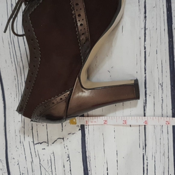 Enzo Angiolini "Aeemelle" Lace Up Dark Brown Suede Heels Size 10M - Picture 8 of 8